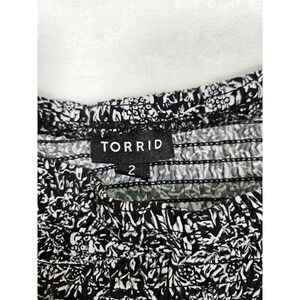 Torrid Black White Ditsy Floral Smocked Square Neck Flowy LS Blouse Women Size 2